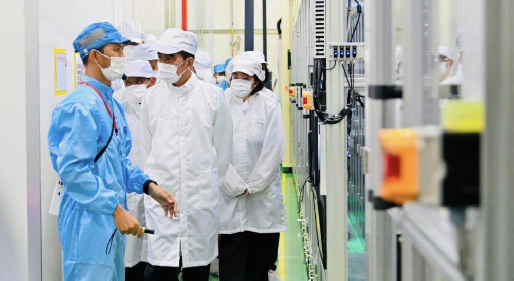 Dikunjungi Jokowi, Ini Pabrik Sel Baterai Pertama di Indonesia