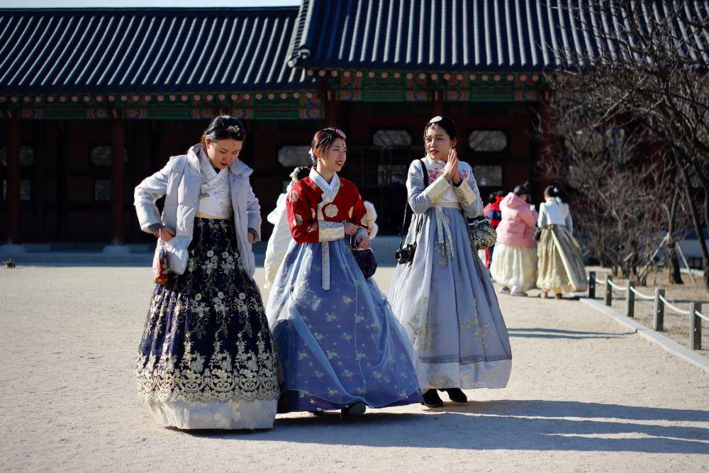 7 Rekomendasi Tempat Sewa Hanbok di Seoul, Koleksinya Cantik-cantik!