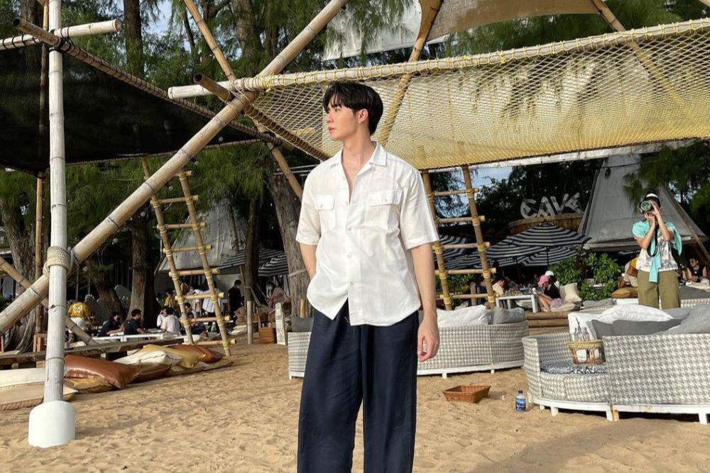 11 Referensi Outfit ke Pantai Pria yang Nyaman dan Keren