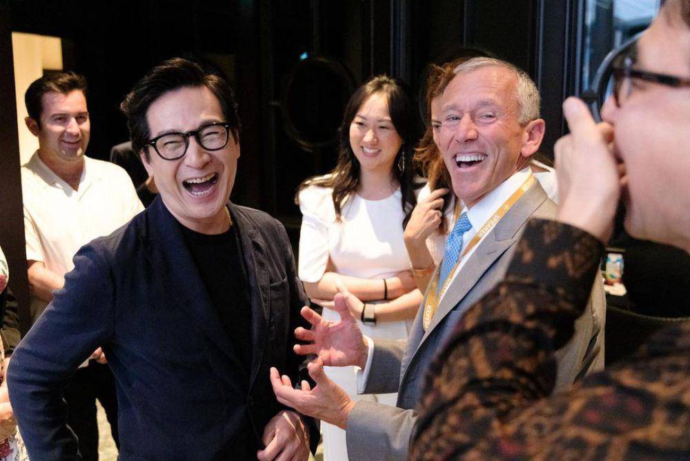 potret Ke Huy Quan di Singapura (instagram.com/kehuyquan)