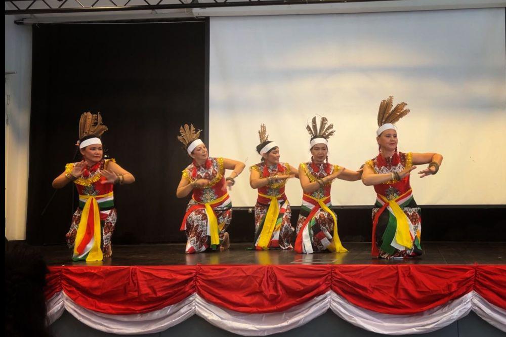Budaya Kalimantan Dipamerkan di Pasar Malam Indonesia-Swedia