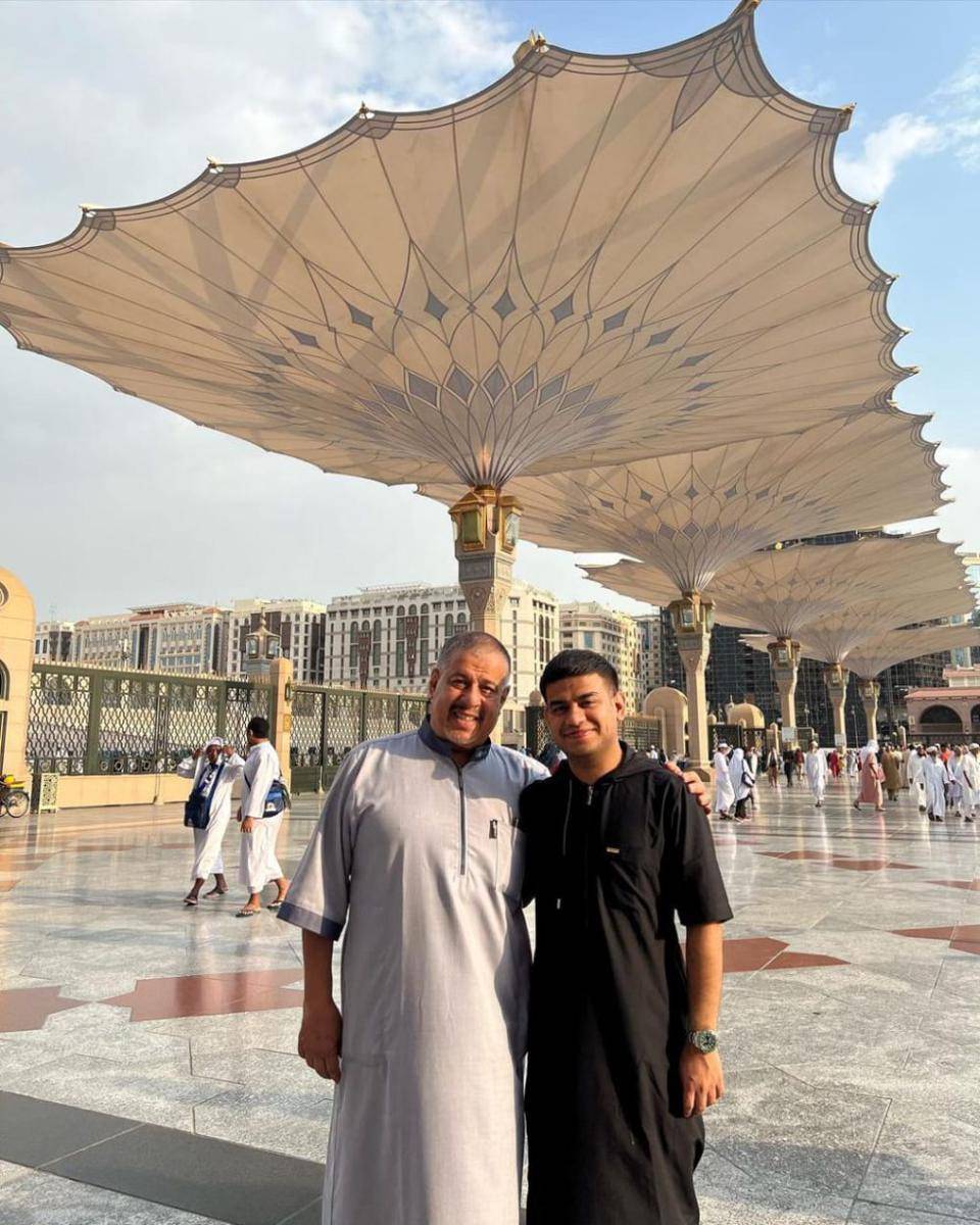 potret Fadil Jaidi saat umrah (instagram.com/fadiljaidi)