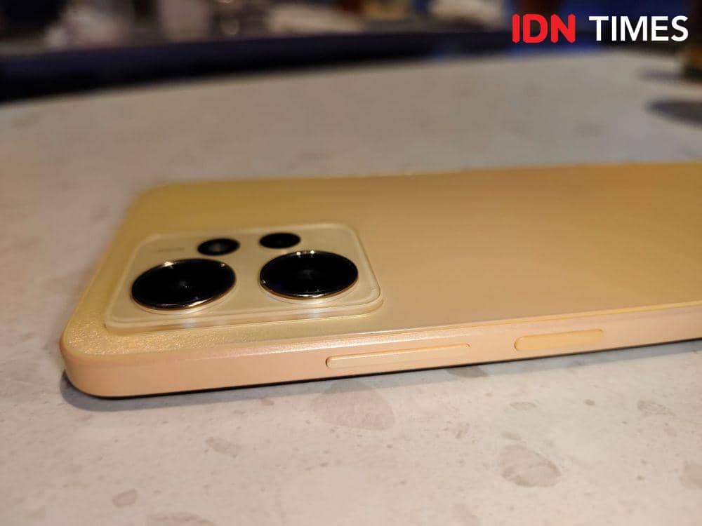 Redmi Note 12 varian Sunrise Gold (IDN Times/Fatkhur Rozi)