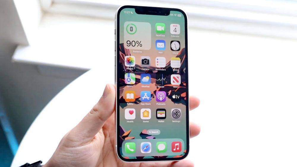 potret Apple iPhone 12 (dok. youtube.com/Simple Alpaca)