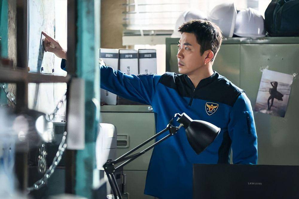cuplikan Kwon Sang Woo di drakor Han River Police (dok. Disney+ Korea/Han River Police)