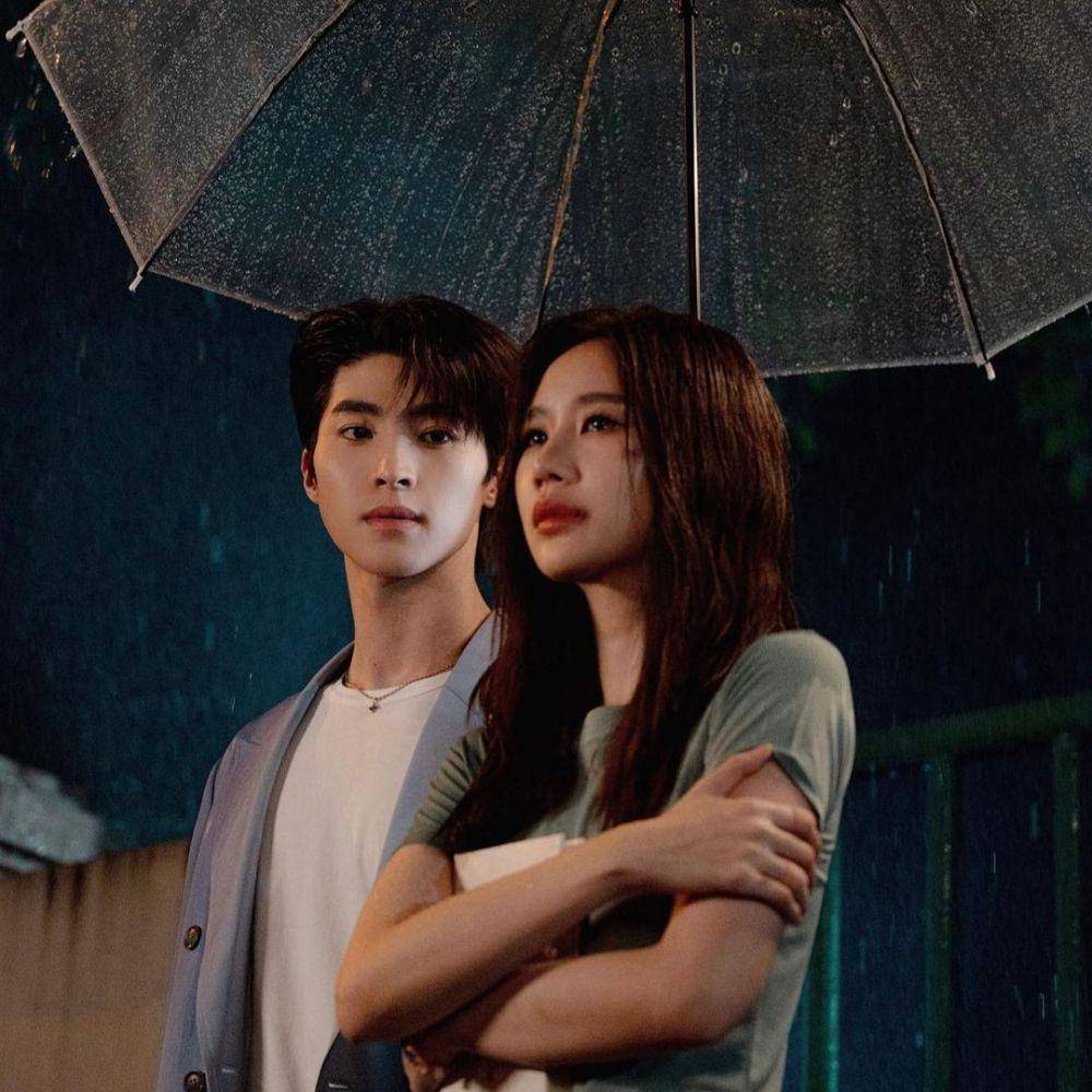 Blue Pongtiwat dan Jane Ramida di MV "Pak Ing Sob". (instagram.com/blue_pongtiwat)