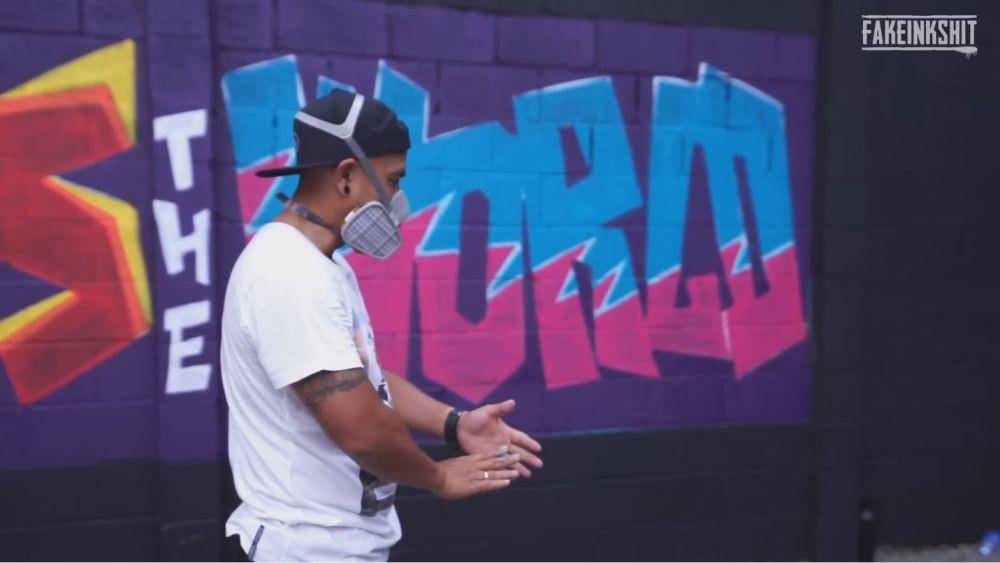 Wendi Cagur bikin mural (YouTube.com/Rans Entertainment)