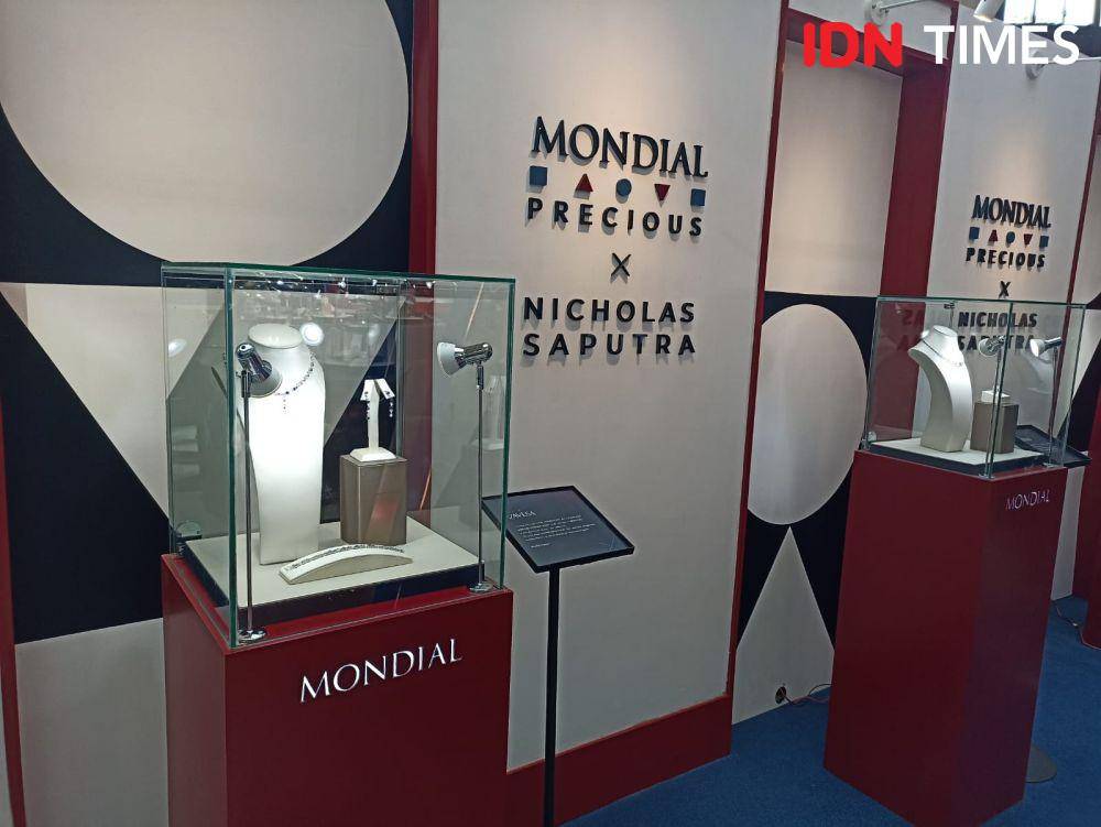 Peluncuran koleksi terbaru MONDIAL X Nicholas Saputra dalam Anniversary ke-44 MONDIAL di Sampoerna Strategic Square. 16 September 2023. (IDN Times/M. Tarmizi Murdianto)