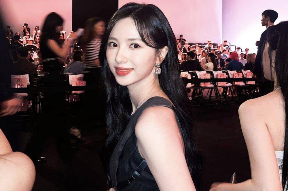 Jiwon Cherry Bullet (instagram.com/jiwxoxni)