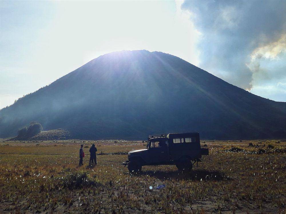 ilustrasi gunung bromo (unsplash.com/Ake Widyastomo)