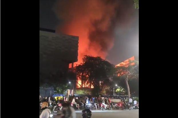 Museum Nasional Kebakaran, Sempat Terdengar Ledakan Keras