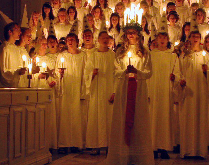 potret prosesi perayaan pesta nama Santa Lusia di Swedia (commons.wikimedia.org/Claudia Gründer)