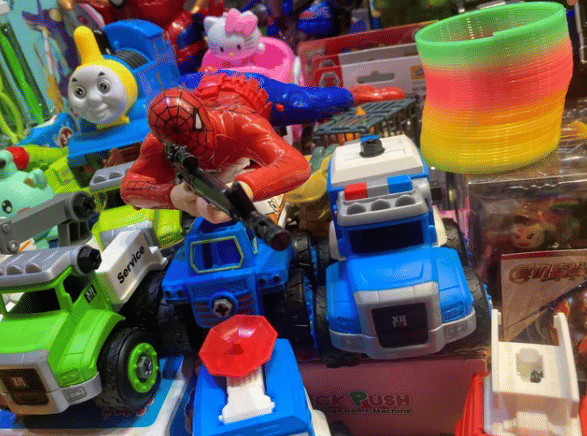 potret action figure krisis identitas (reddit.com/ArtofWack)