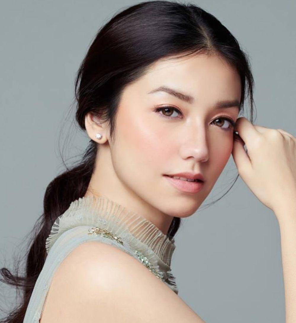 inspirasi makeup ala Velove Vexia (instagram.com/vaelovexia)