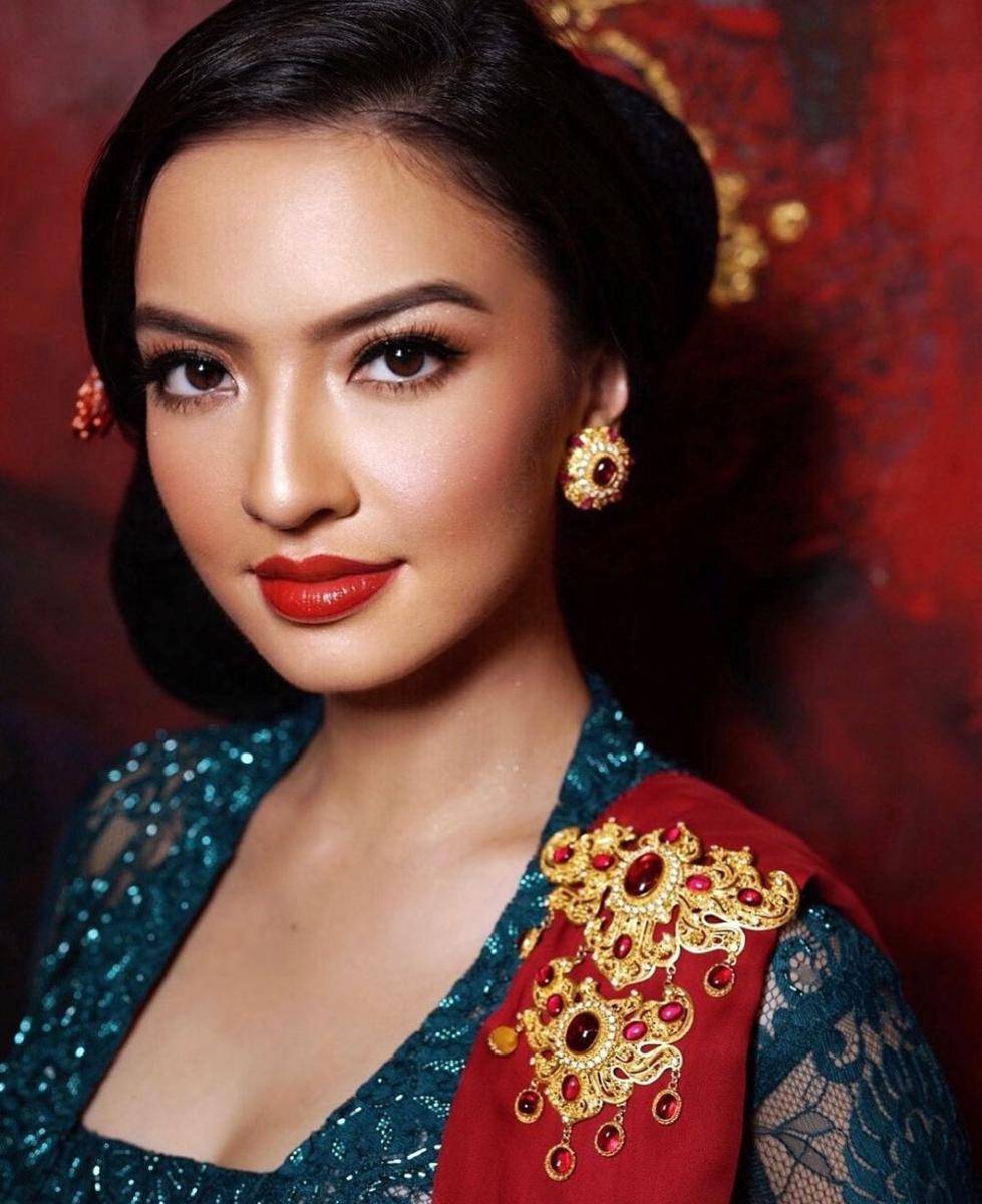 inspirasi makeup ala Raline Shah (instagram.com/ralineshah)