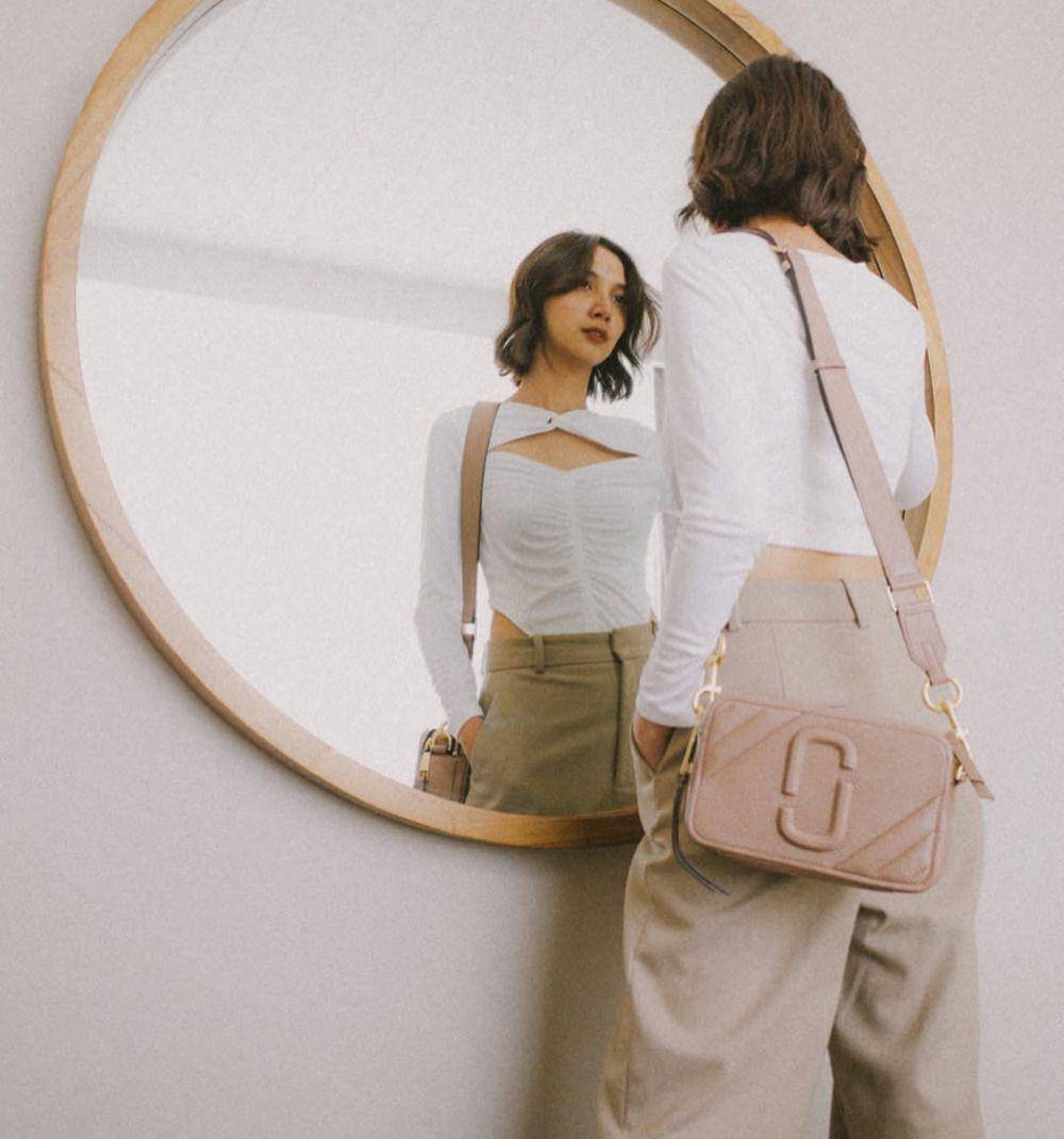 inspirasi outfit polos ala Sheila Dara Aisha (instagram.com/sheiladaisha)