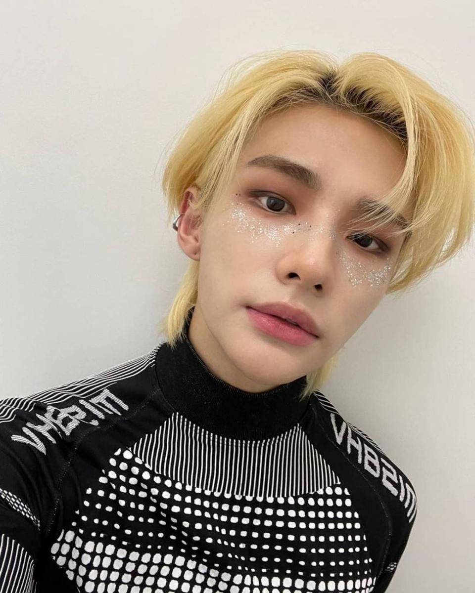 model rambut ala Hyunjin Stray Kids (instagram.com/realstraykids)