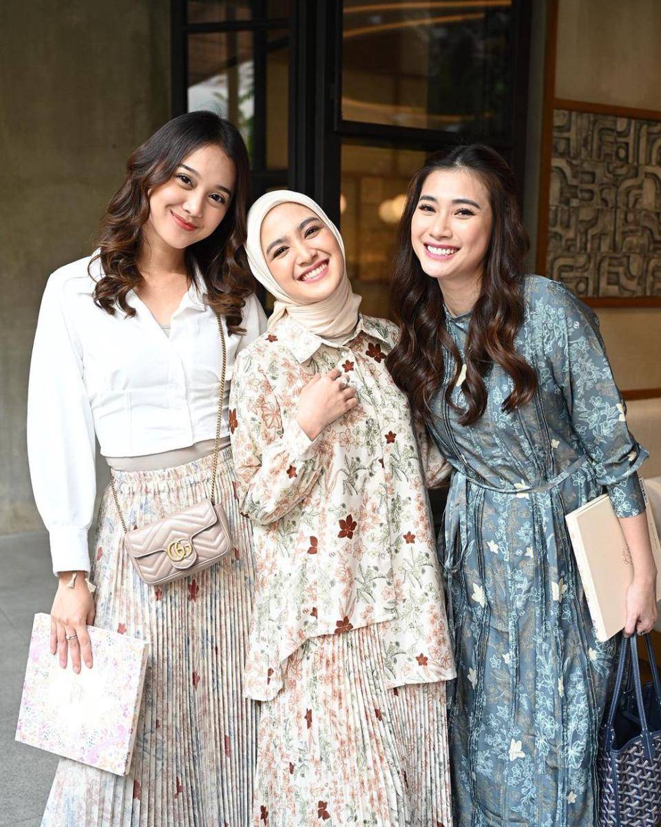 potret tamu artis di acara peluncuran koleksi terbaru Geulis x Cut Syifa (instagram.com/geulis.id)