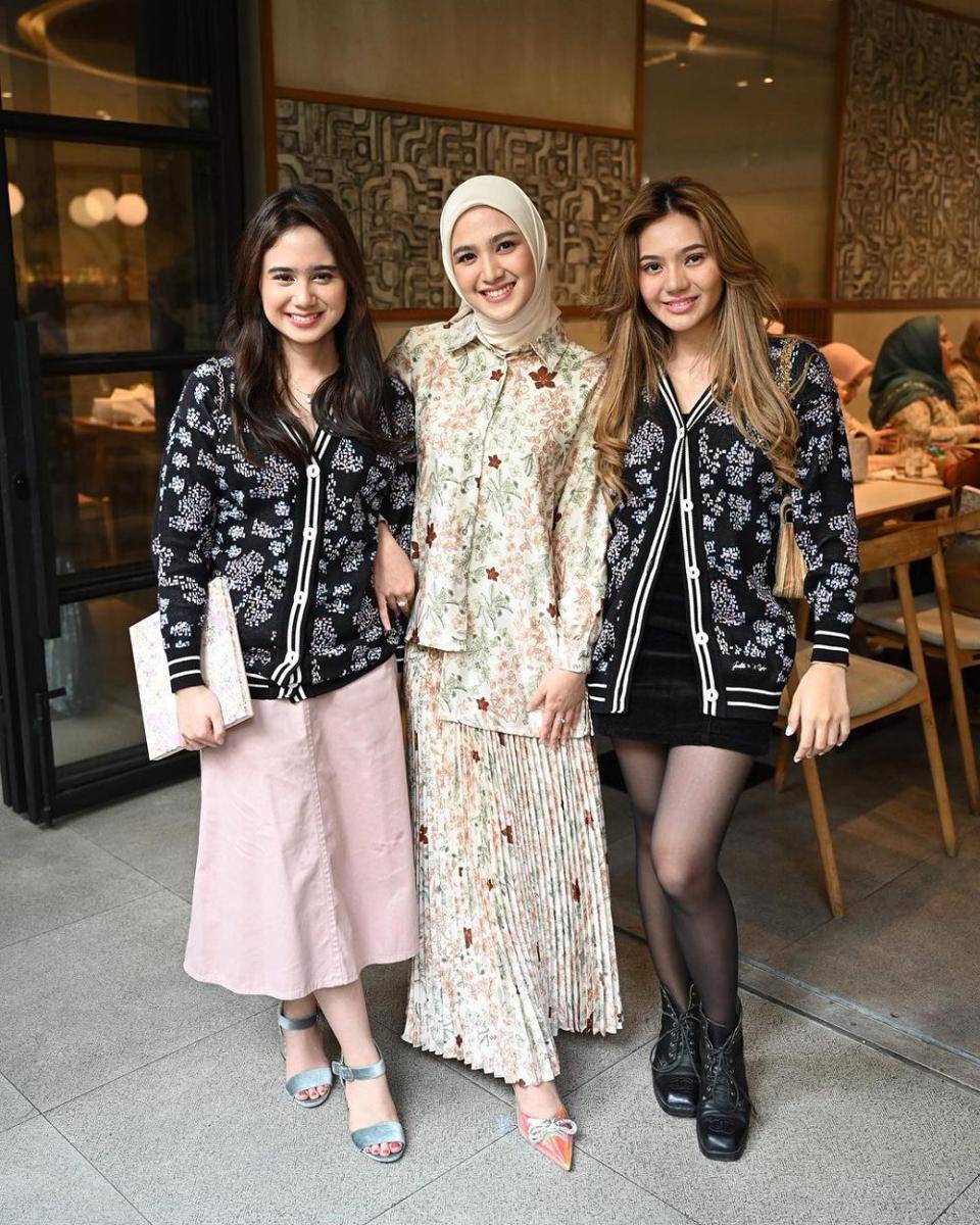 potret tamu artis di acara peluncuran koleksi terbaru Geulis x Cut Syifa (instagram.com/geulis.id)