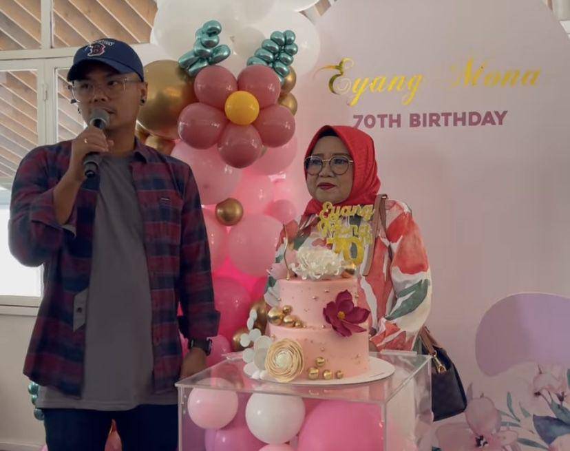 potret Wendi Cagur rayakan ultah ibunya (Instagram.com/wendicagur)