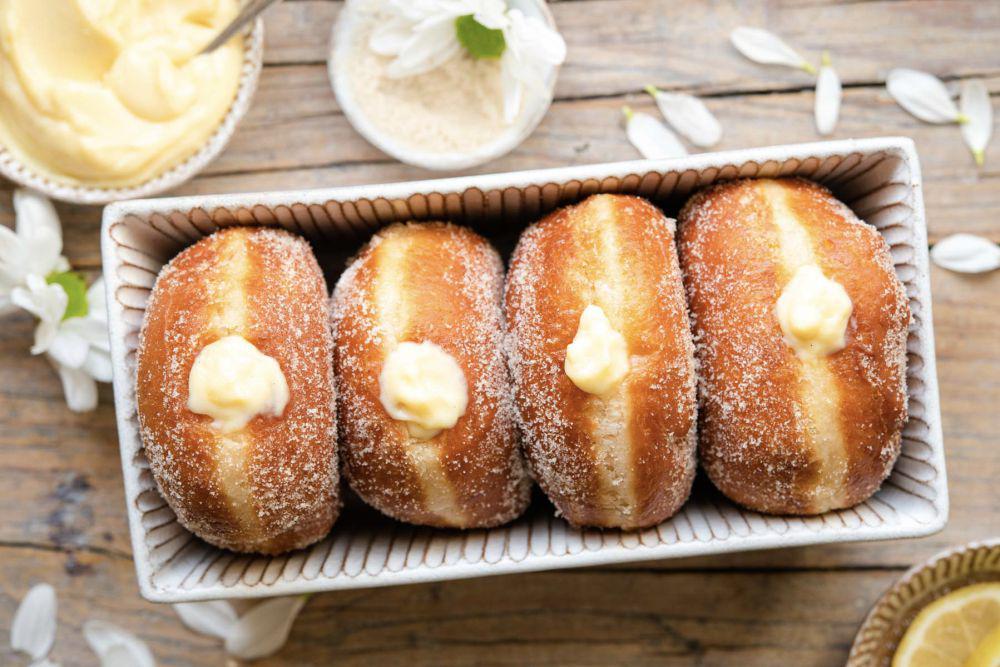 Resep Donat Bomboloni Isi Krim Lemon, Segar dan Lumer Abis!