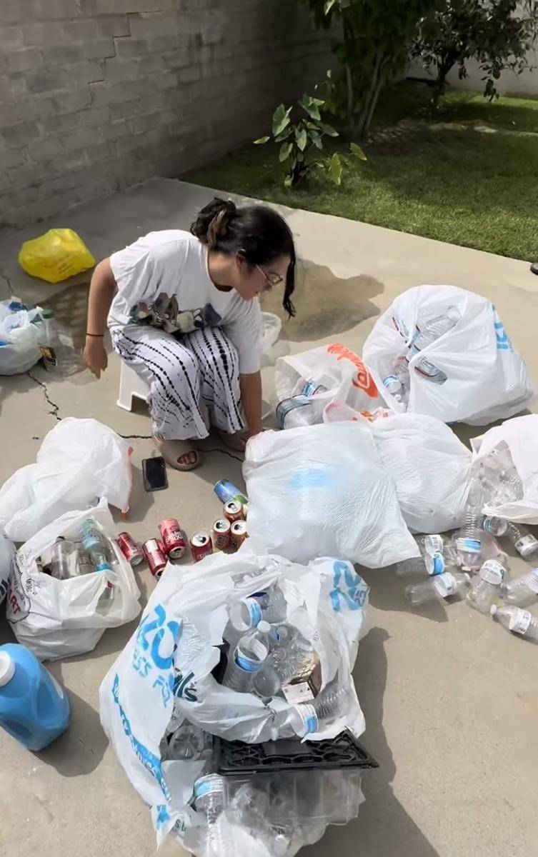 potret Cinta Kuya pungut botol bekas tetangga demi cuan (Instagram.com/king_uyakuya)