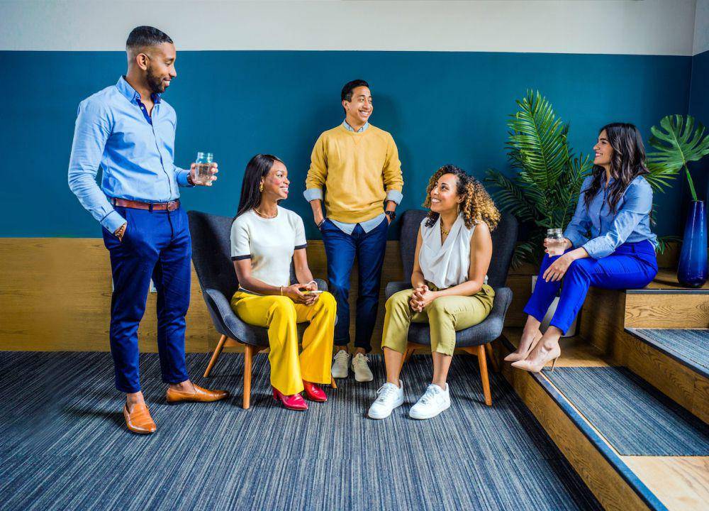 ilustrasi berbincang (pexels.com/Jopwell)