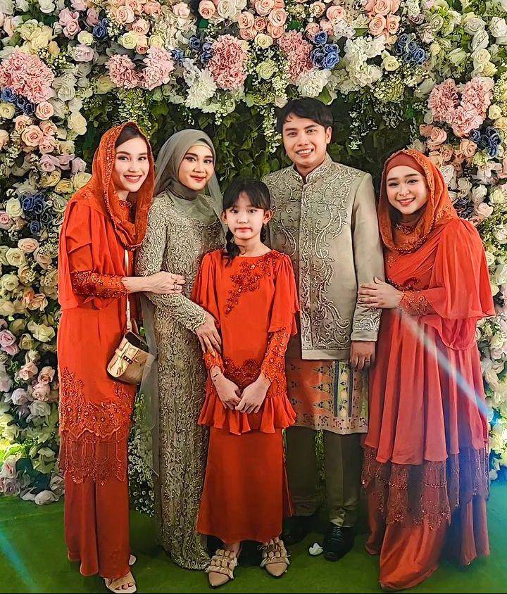 Ayu ting ting di lamaran sepupu (Instagram.com/ayutingting92)
