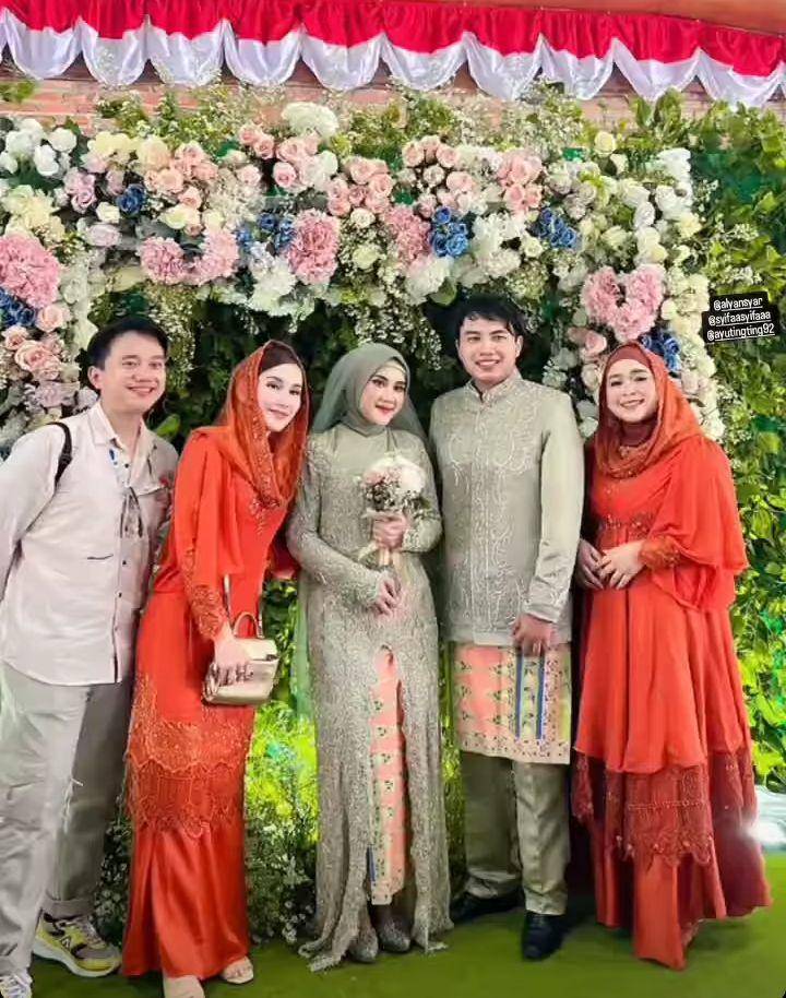 Ayu ting ting di lamaran sepupu (Instagram.com/mom_ayting92_)