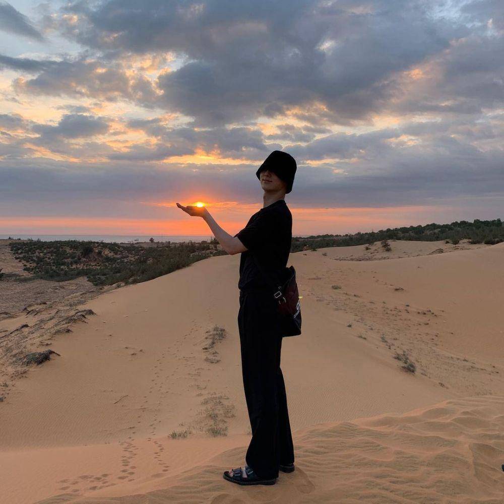 ide pose no face ala Hwang Min Hyun (instagram.com/optimushwang)