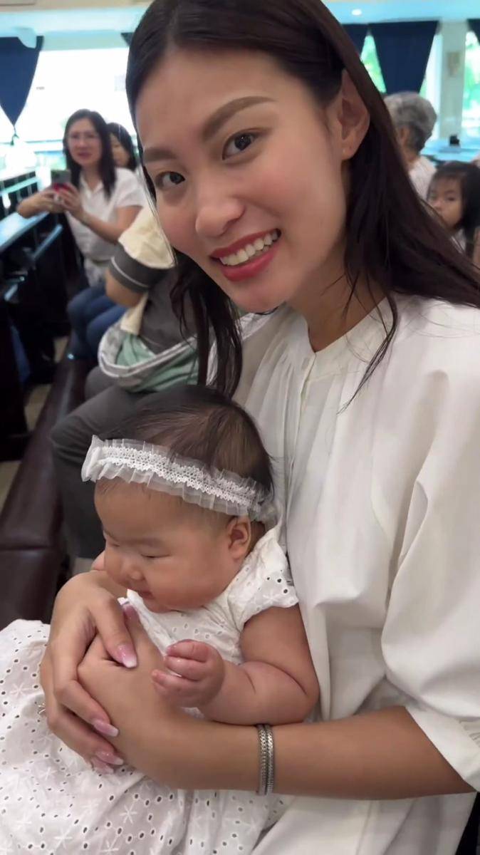 potret Patricia Gouw jadi ibu baptis dari anak sahabat (instagram.com/michimomo)