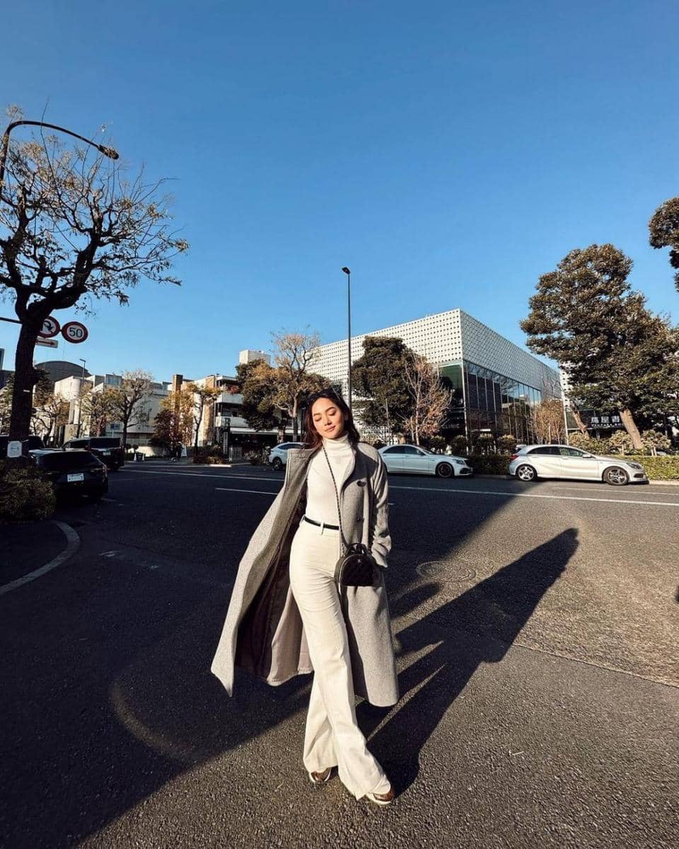 Outfit liburan Jasmine Nadiko (instagram.com/jasminenadiko)