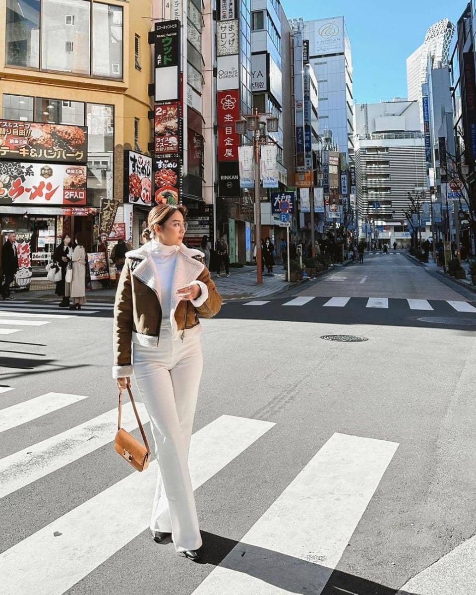 Outfit liburan Jasmine Nadiko (instagram.com/jasminenadiko)