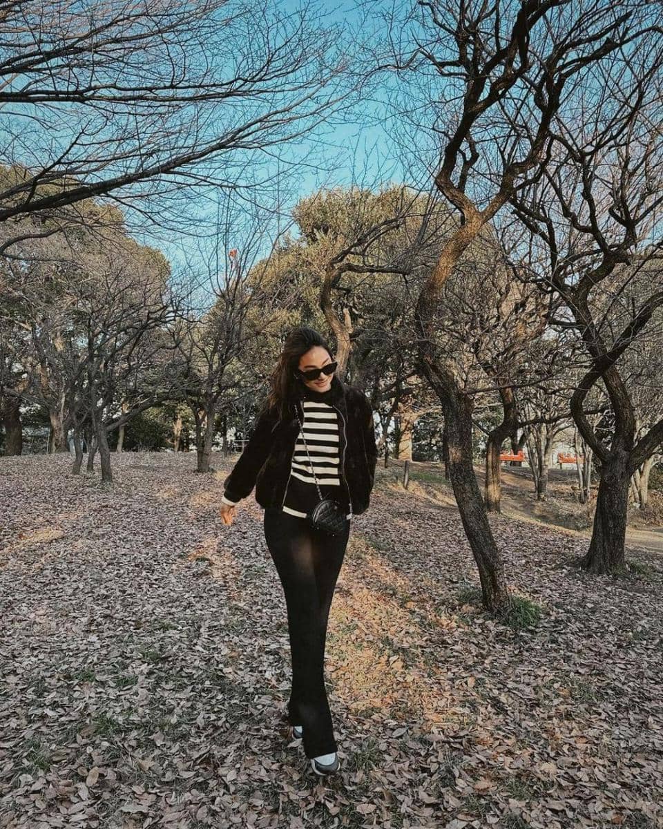 Outfit liburan Jasmine Nadiko (instagram.com/jasminenadiko)