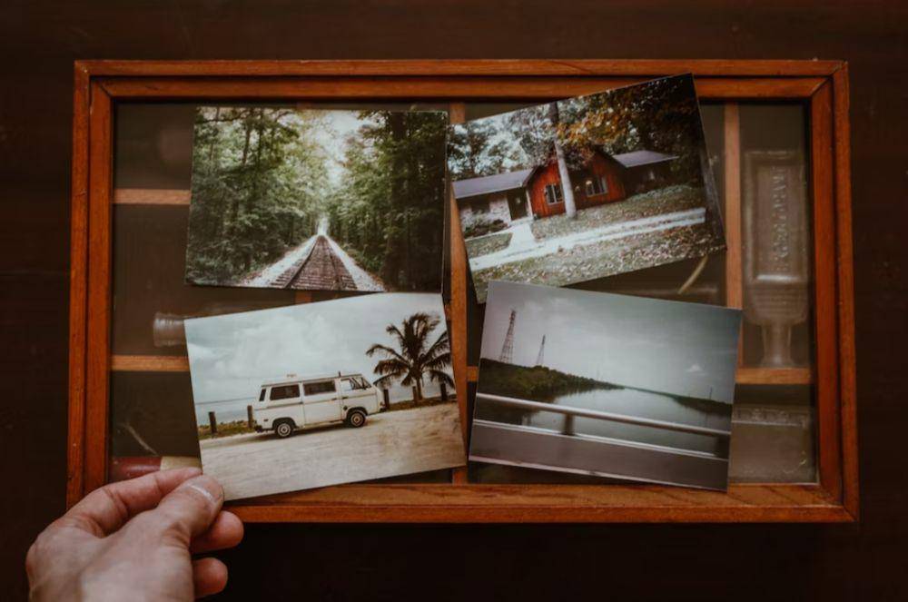 Ilustrasi foto dicetak(unsplash.com/@joshhild)