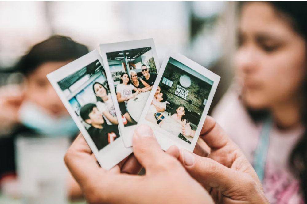 Ilustrasi foto dicetak(unsplash.com/@timmossholder)