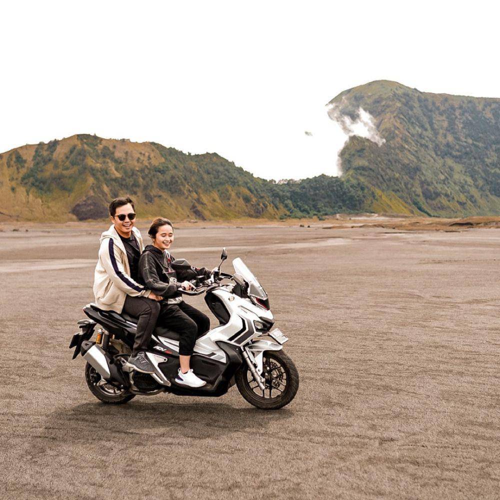 pemotretan artis di Bromo (instagram.com/gritteagatha)