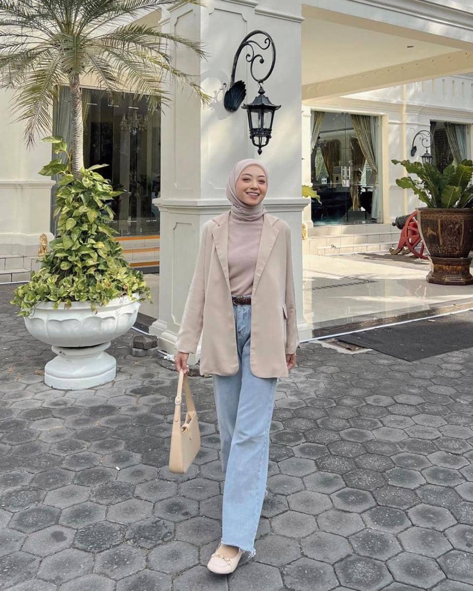 inspirasi OOTD ala Meirani Amalia (instagram.com/meiraniap)