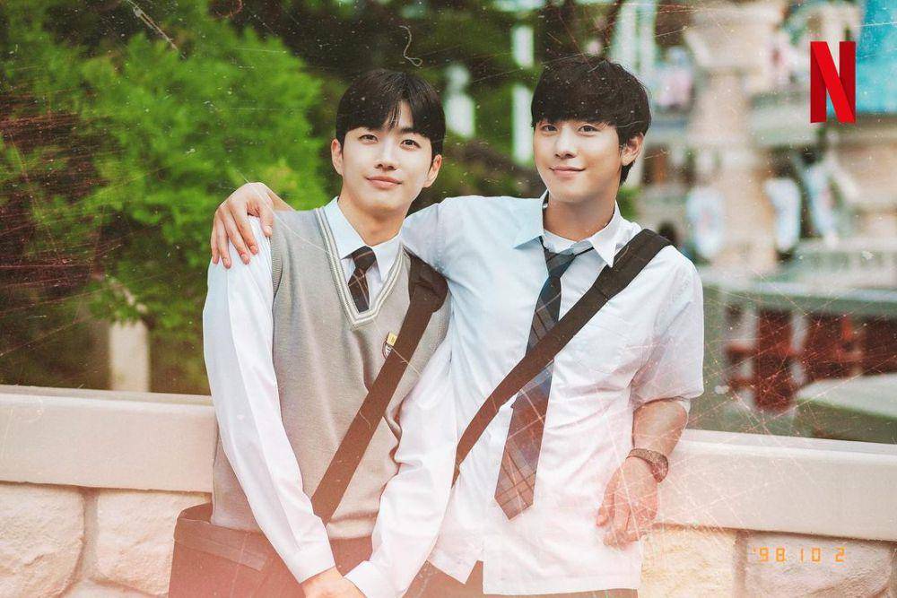 Kang Hoon dan Ahn Hyo Seop di drama A TIme Called You (instagram.com/ netflixkcontent)