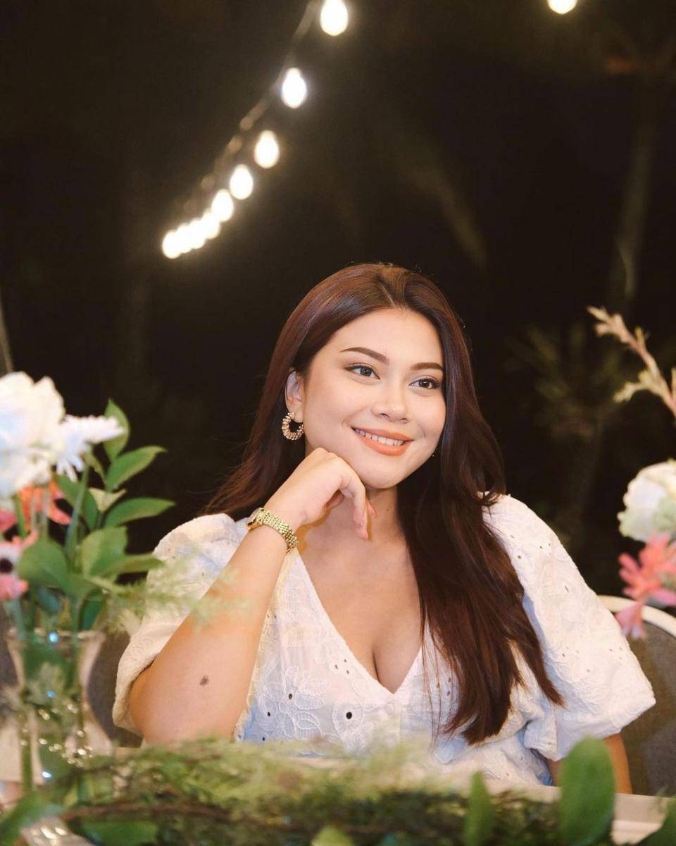 Hanum Mega (instagram.com/real.hanummegaa)