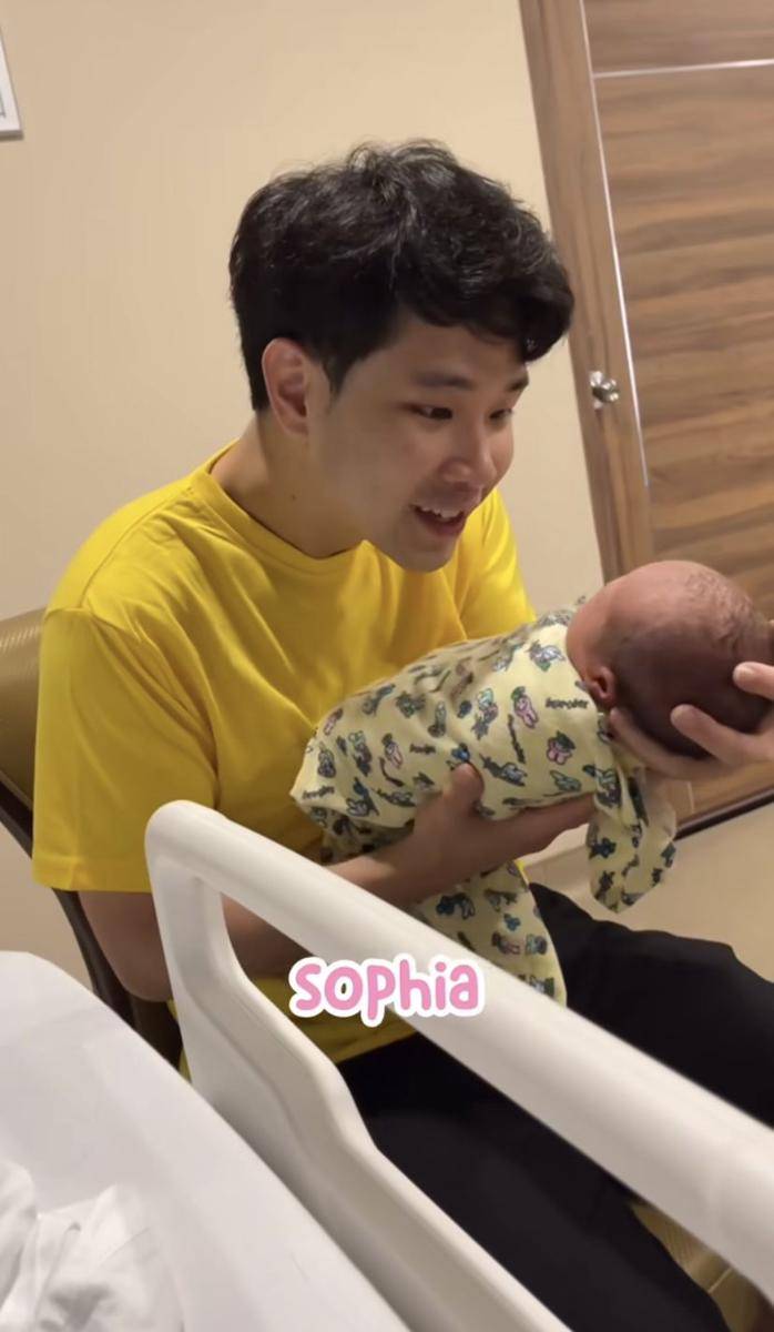 potret Sisca Kohl perdana muncul usai lahiran anak pertama (Instagram.com/siscakohl)