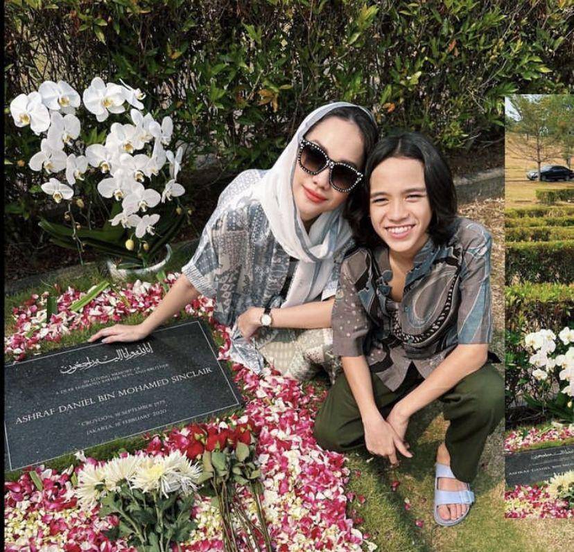 potret BCL nyekar ke makam mendiang Ashraf (Instagram.com/bclsinclair)