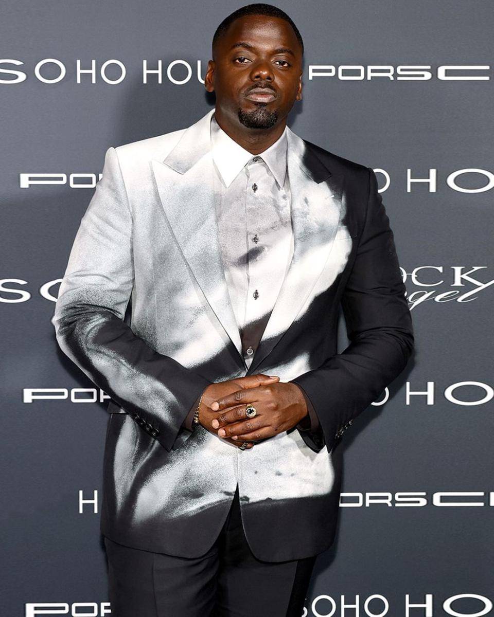 Potret Daniel Kaluuya di NYFW 2023 (instagram.com/alexandermcqueen)