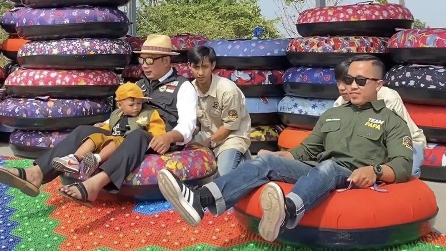Liburan ke Kota Bandung, Yuk Seru-seruan Main Rainbow Slide