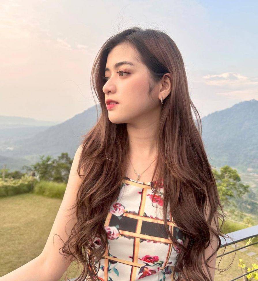 Adinda Patry (instagram.com/adindahalonaa)