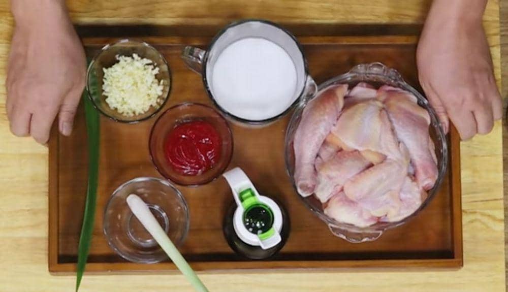 Bahan ayam bakar santan kecap (YouTube.com/Rudy dan Sahabat TV)