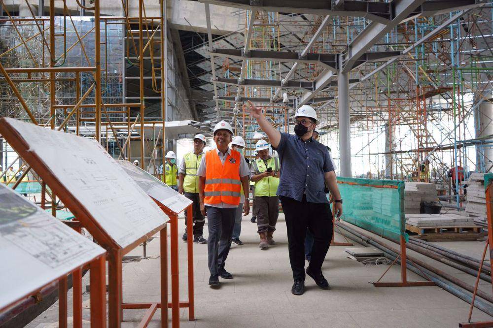 Mas Dhito mengecek progres pembangunan Bandara Internasional Dhoho Kediri. (Dok. Pemkab Kediri)