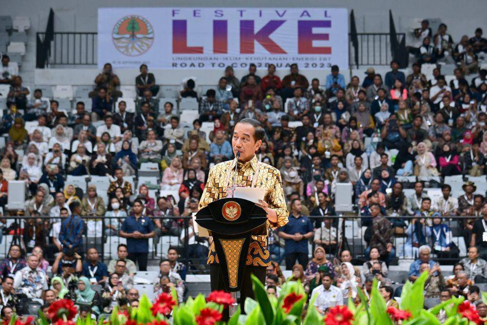 Presiden Jokowi hadir dalam Festival Lingkungan, Energi, Kehutanan, Energi Baru Terbarukan (LIKE) di Indonesia Arena GBK, Jakarta (dok. Sekretariat Presiden)