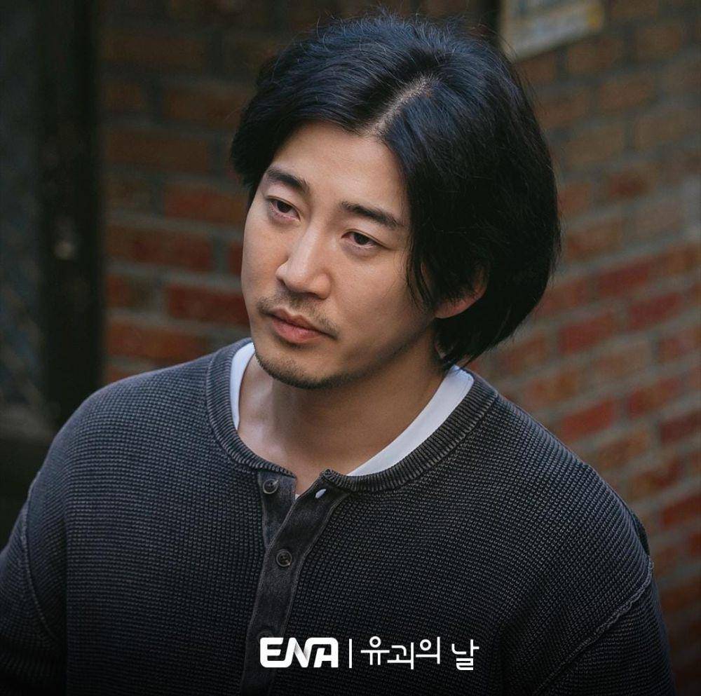 Yoon Kye Sang di drama The Kidnapping Day (instagram.com/channel.ena.d)