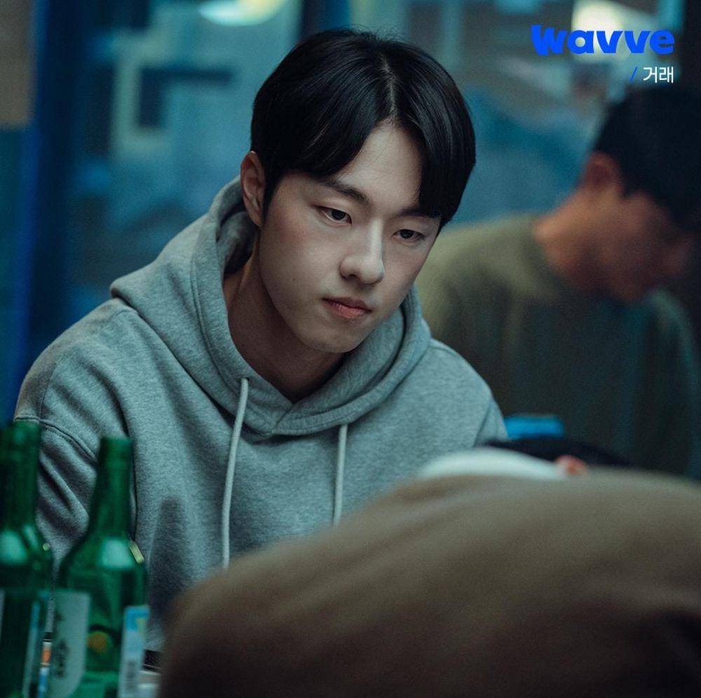 Kim Dong Hwi di drama The Deal (instagram.com/wavve.official)